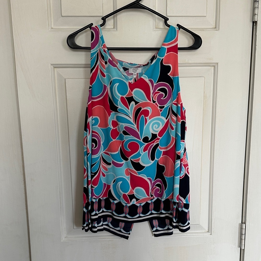 Crown & Ivy woman’s tank top size petite large